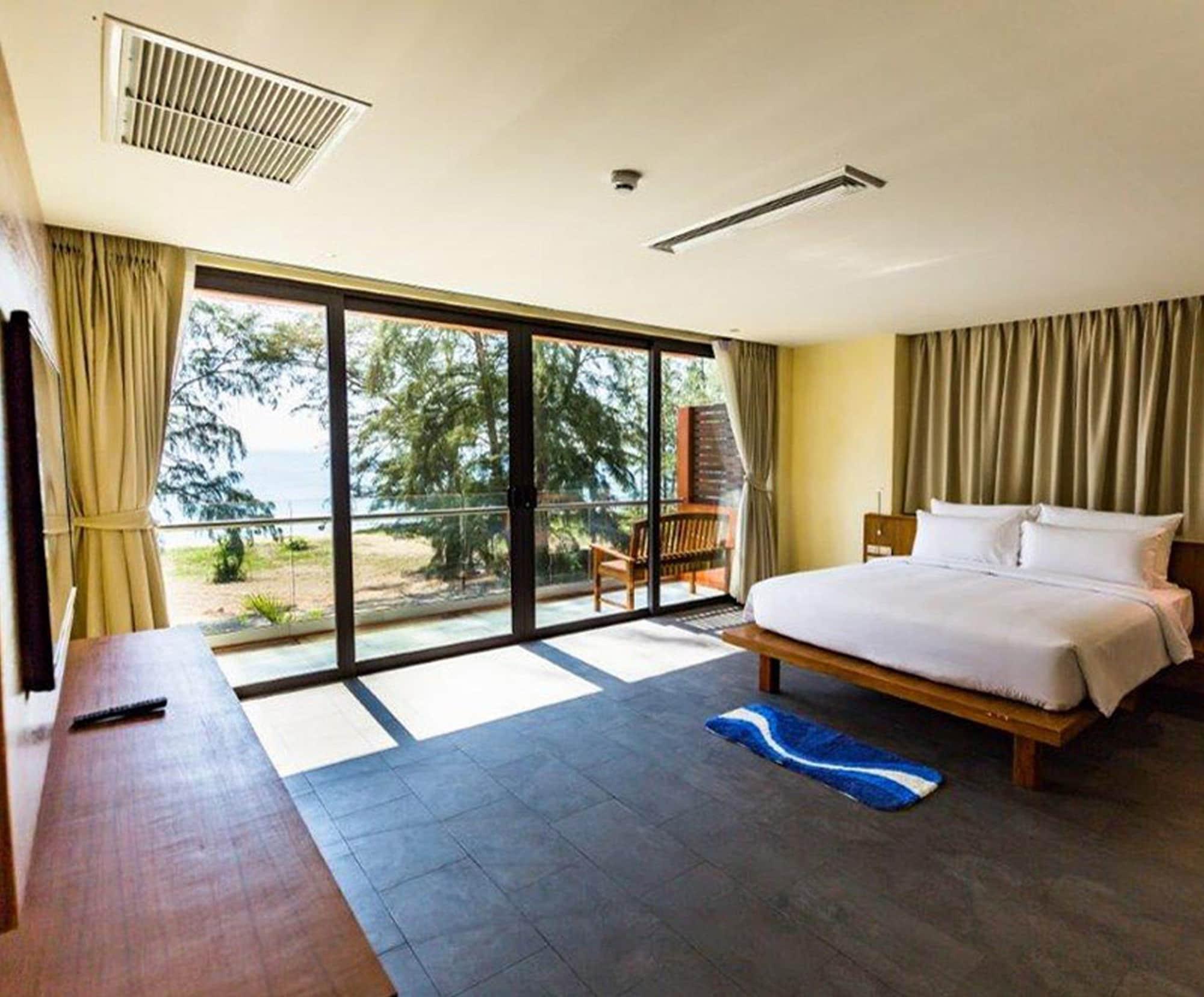 Coriacea Beachfront Boutique Phuket Resort - Sha Plus Mai Khao Екстериор снимка
